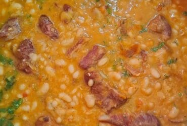 Rețetă Fasole cu Afumătură: Secretele Bunicii pentru un Gust Autentic 66 localinfo.ro reteta fasole cu afumatura secretele bunicii pentru un gust autentic